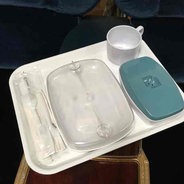 TRAY, White Plastic Meal Tray